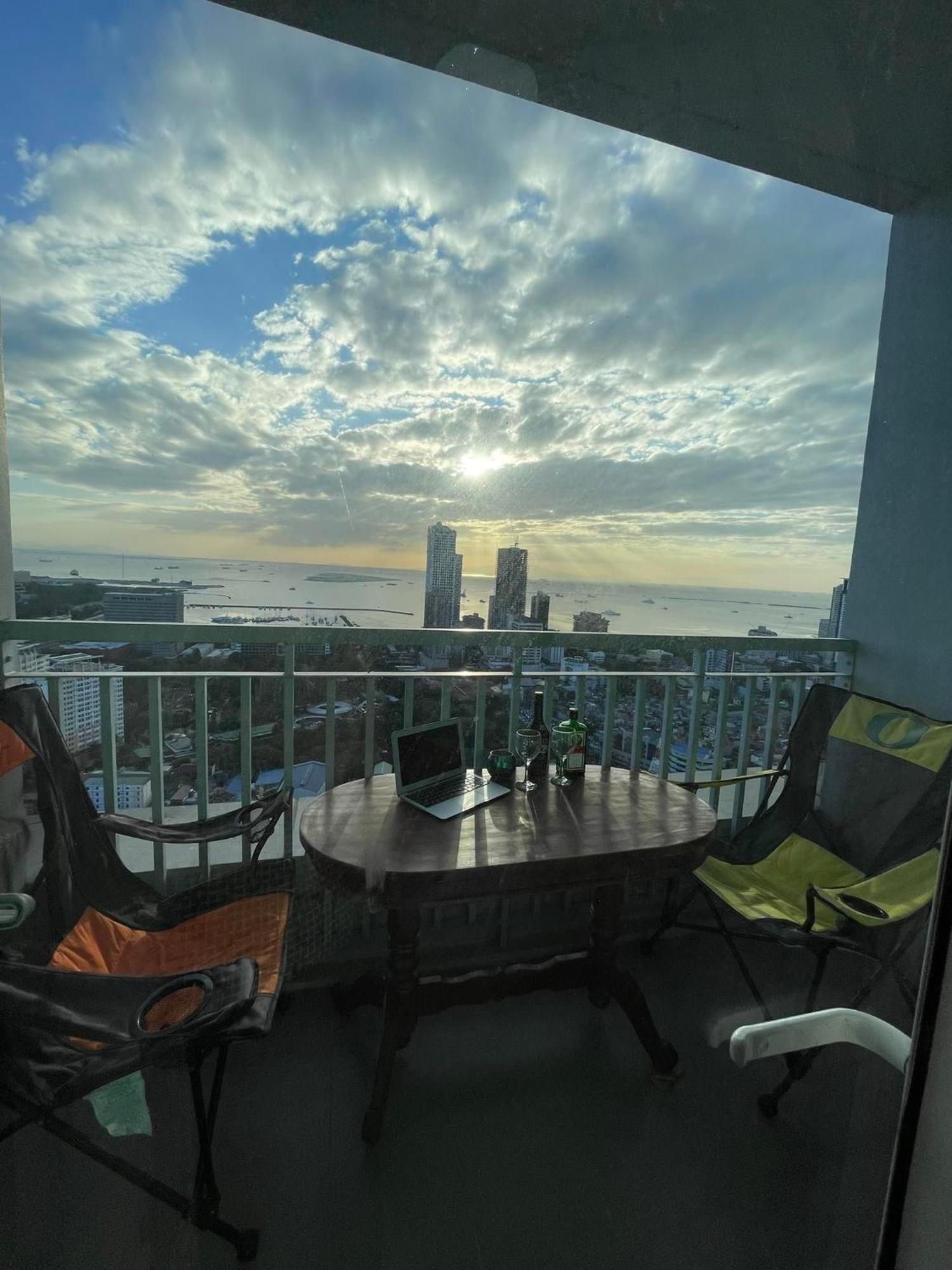Green Residences Staycation By Pbyy Manila Ngoại thất bức ảnh