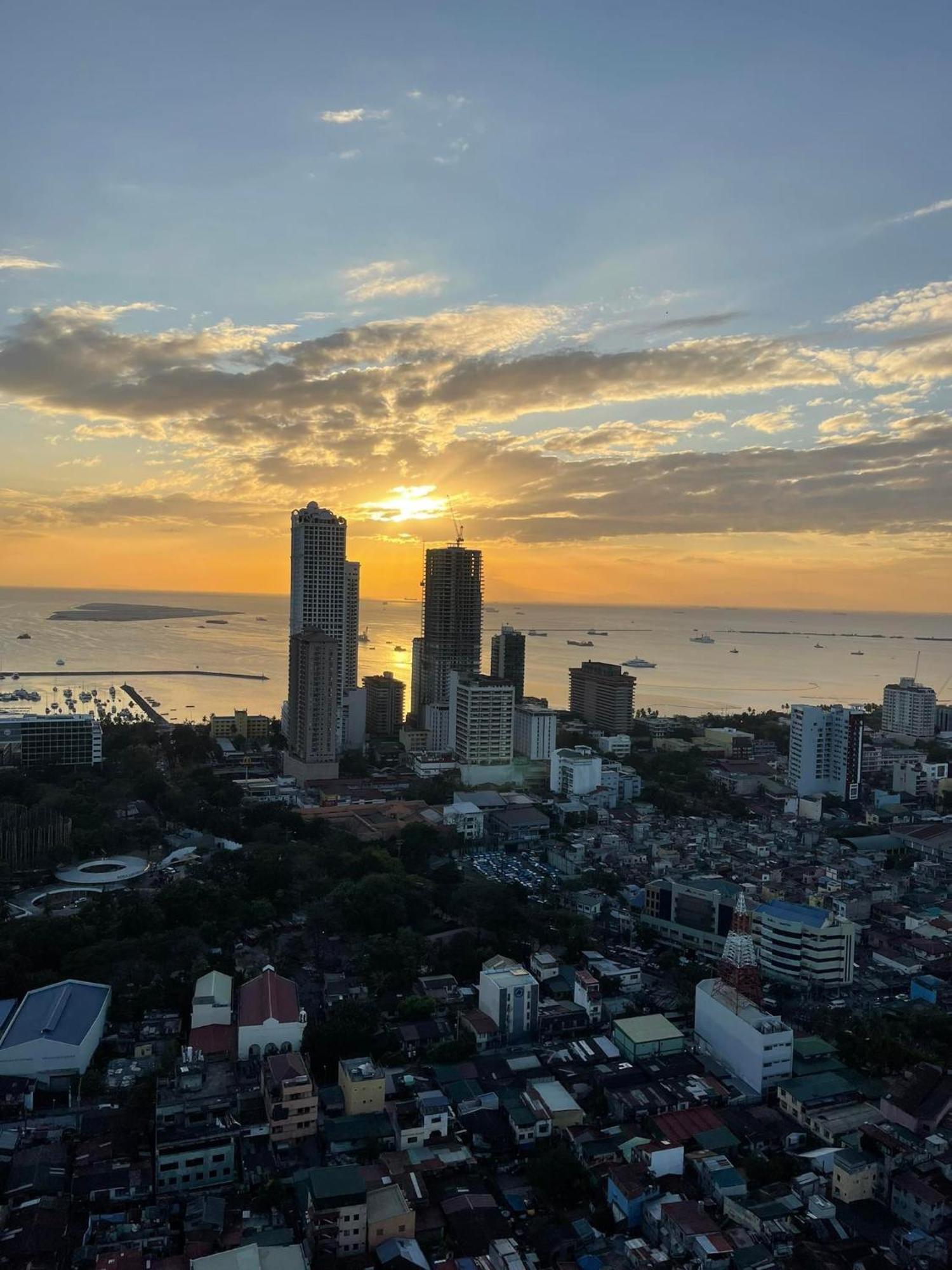 Green Residences Staycation By Pbyy Manila Ngoại thất bức ảnh
