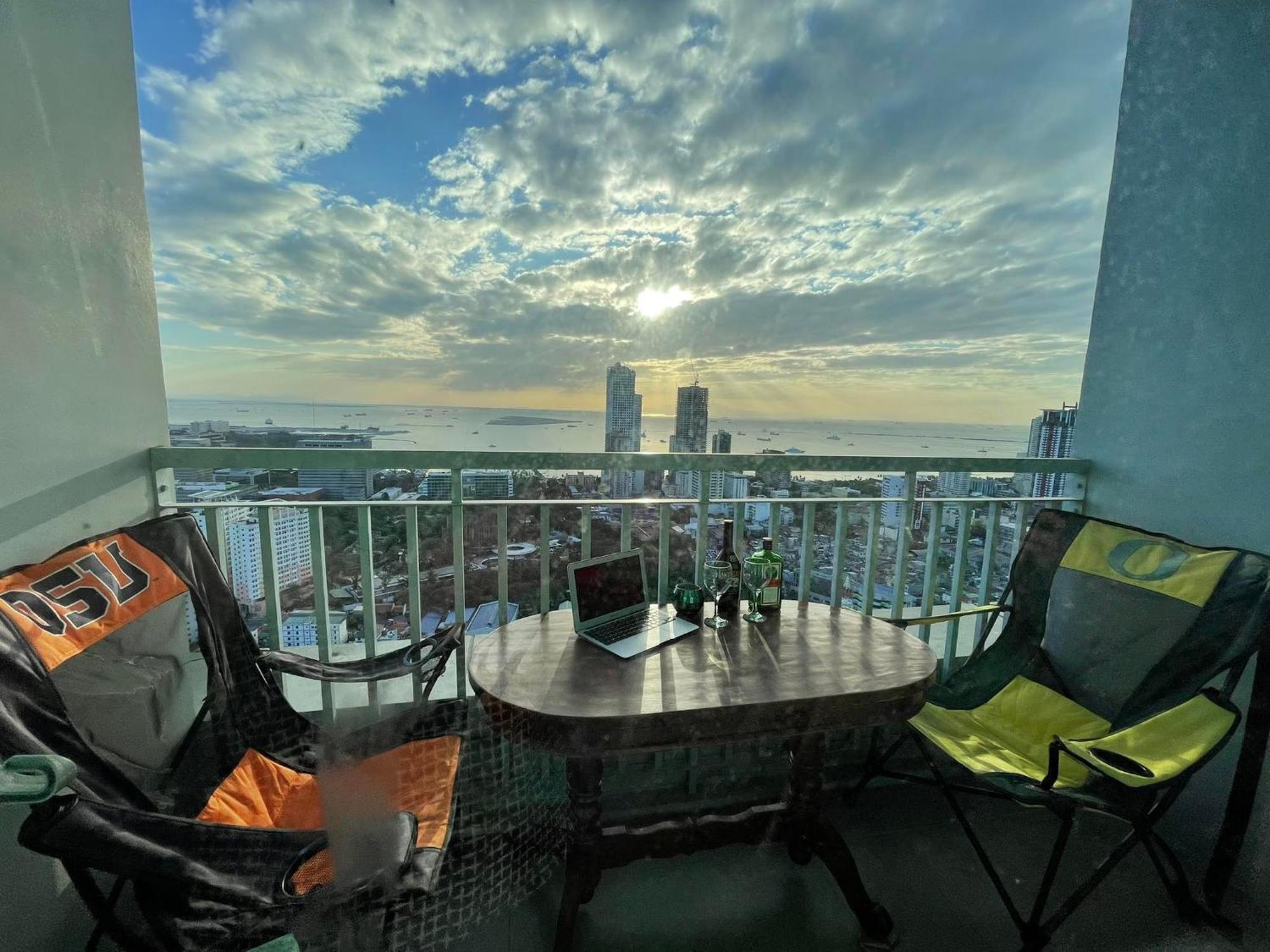 Green Residences Staycation By Pbyy Manila Ngoại thất bức ảnh