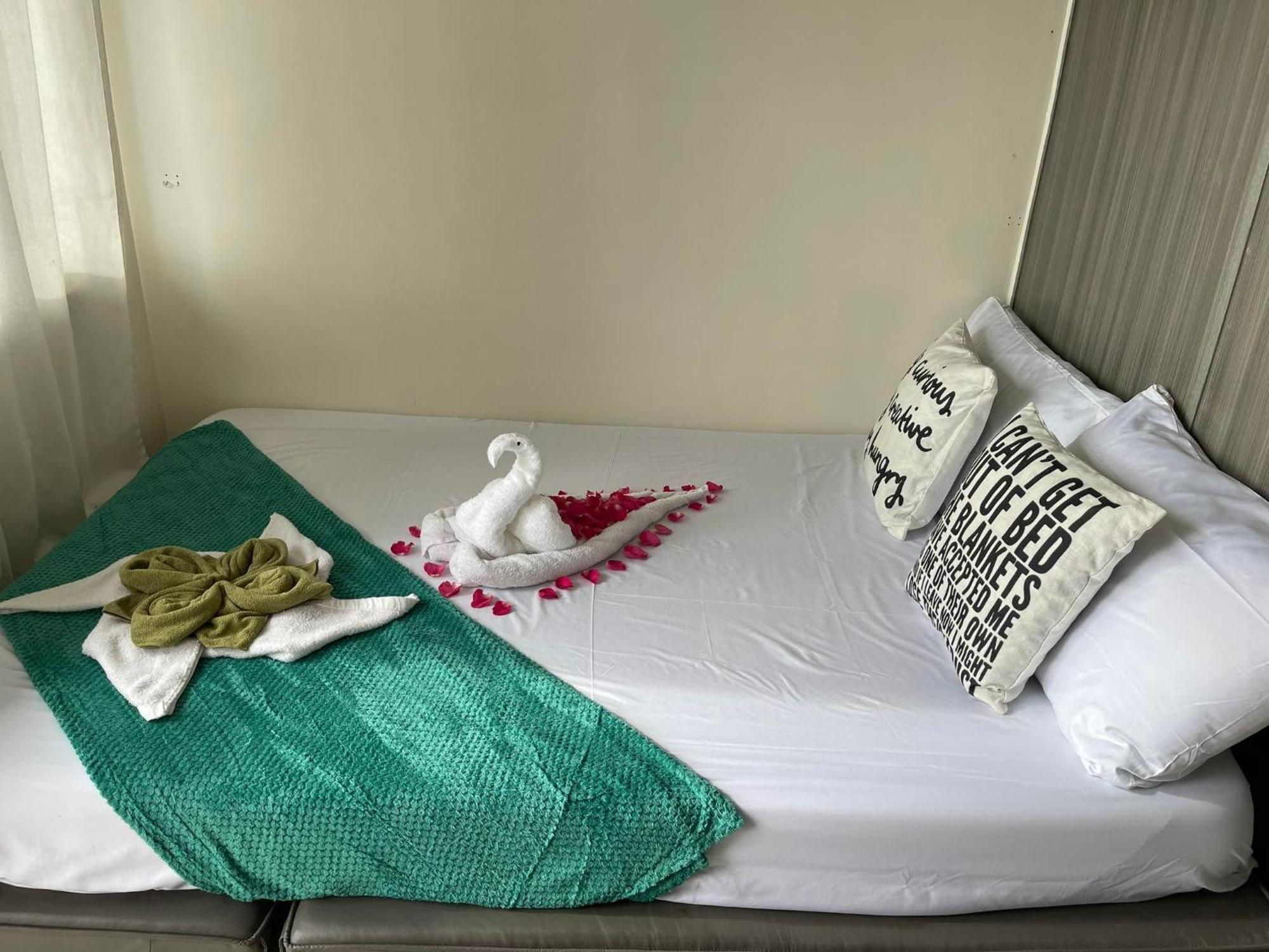 Green Residences Staycation By Pbyy Manila Phòng bức ảnh
